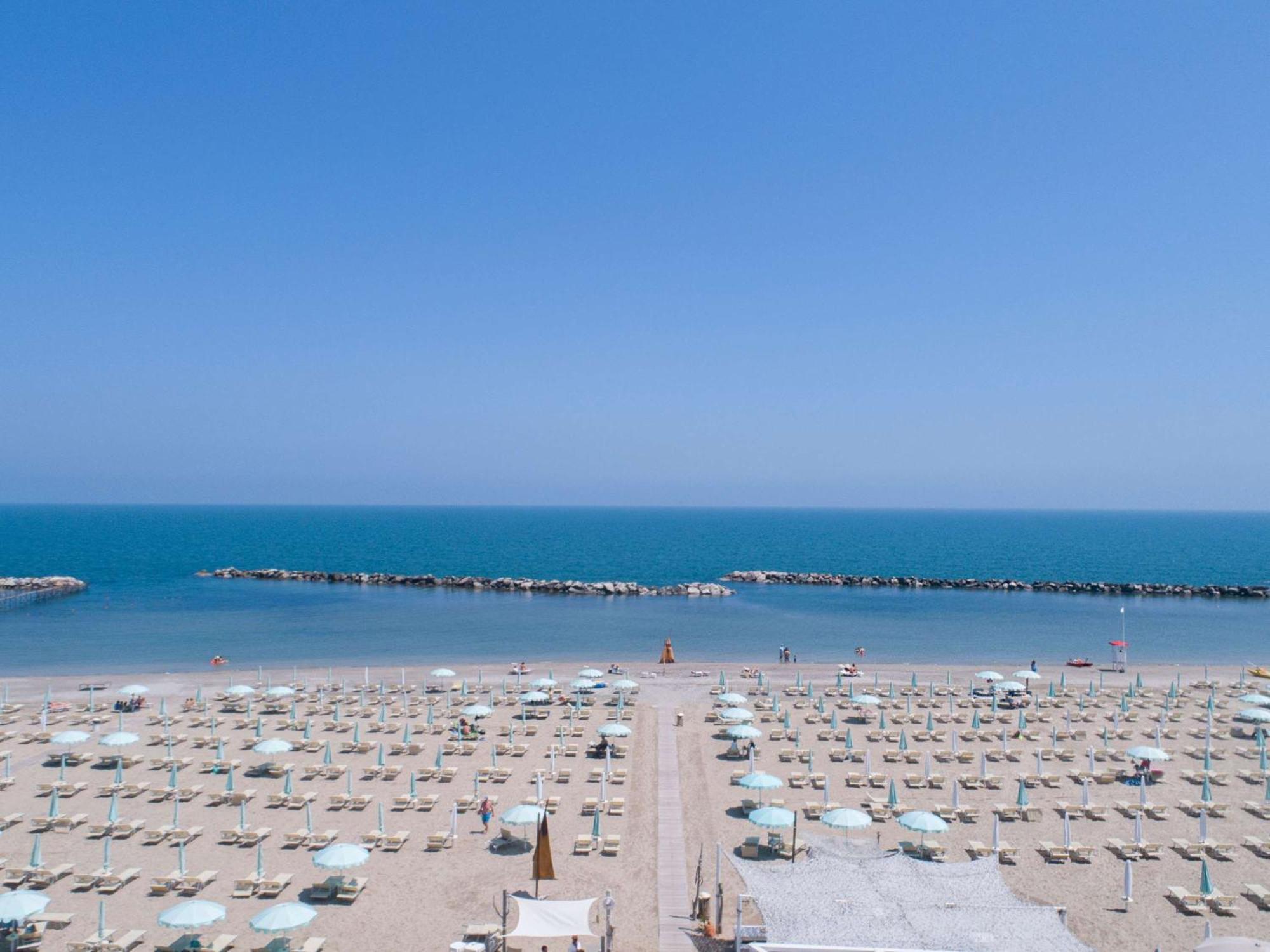 Mercure Hotel Rimini Artis Ngoại thất bức ảnh